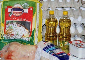 توزیع 200 بسته سبد کالا بین نیازمندان اسدآبادی