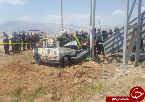 مرگ راننده در برخورد خودرو با تابلو کنار خیابان