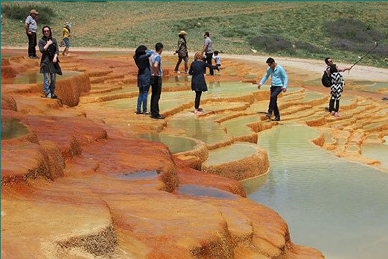 همه چیز درباره چشمه&zwnj;های دیدنی باداب سورت