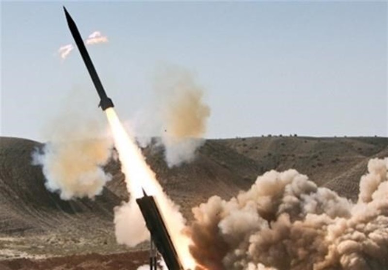 یمنی‌ها محل تجمع نیرو‌های ائتلاف سعودی را هدف موشک قرار دادند