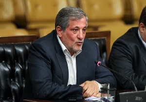برگزاری نمایشگاه خودرو در تهران بار ترافیکی سنگینی دارد/ قانون، برگزاری نمایشگاه&zwnj;های پرمخاطب در سئول را ممنوع کرده است