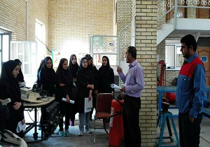 توسعه و گسترش صنایع آموزشی از طریق برگزاری نمایشگاه