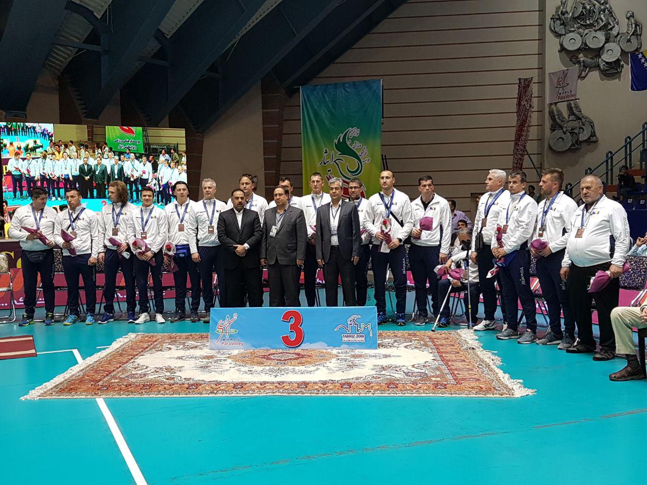 اهدا مدال به مردان والیبال نشسته ایران با حضور وزیر ورزش و جوانان+ عکس