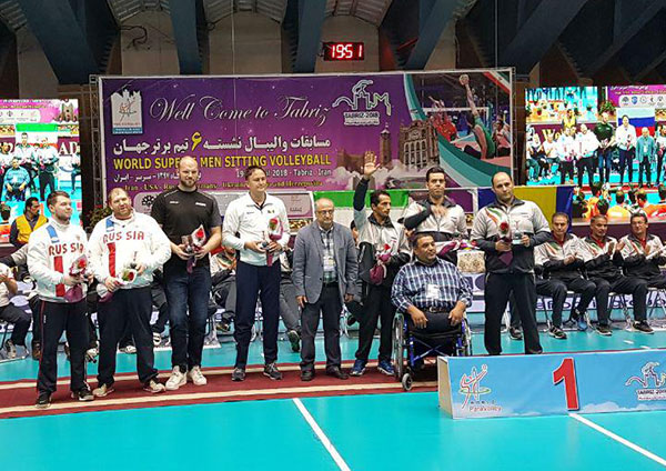 اهدا مدال به مردان والیبال نشسته ایران با حضور وزیر ورزش و جوانان+ عکس