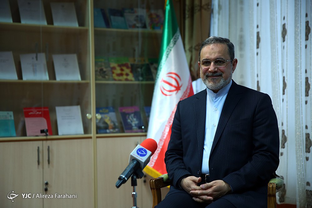 ماجرای پر سر و صدای تغییر در زبان دوم کشور/ شکستن انحصار زبان آموزی در نظام آموزشی