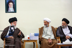 دیدار مقام معظم رهبری با خانواده شهدای ناجا