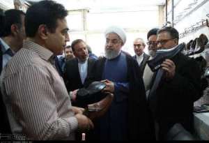 بازدید رئیس جمهور از بازار و کارگاه‌های تولید کفش تبریز + عکس