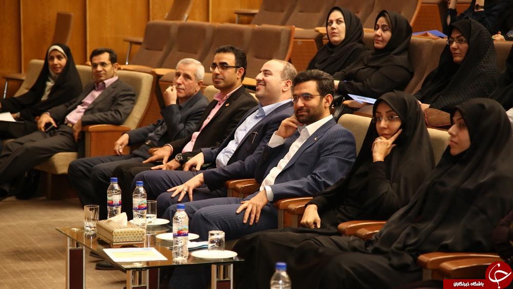 باید منتظر تصمیم مراجع تصمیم&zwnj;گیر در مورد پیام&zwnj;رسان&zwnj;های خارجی بود