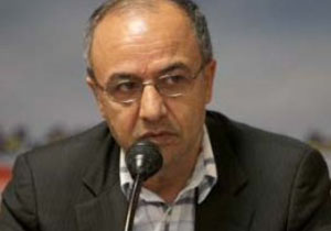 نظام بانکی کشور در اختیار تولید نیست/ لزوم کوچک سازی دولت برای توسعه تولید ملی