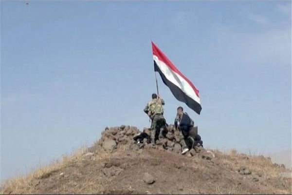 پرچم سوریه در قلمون شرقی به اهتزاز درآمد