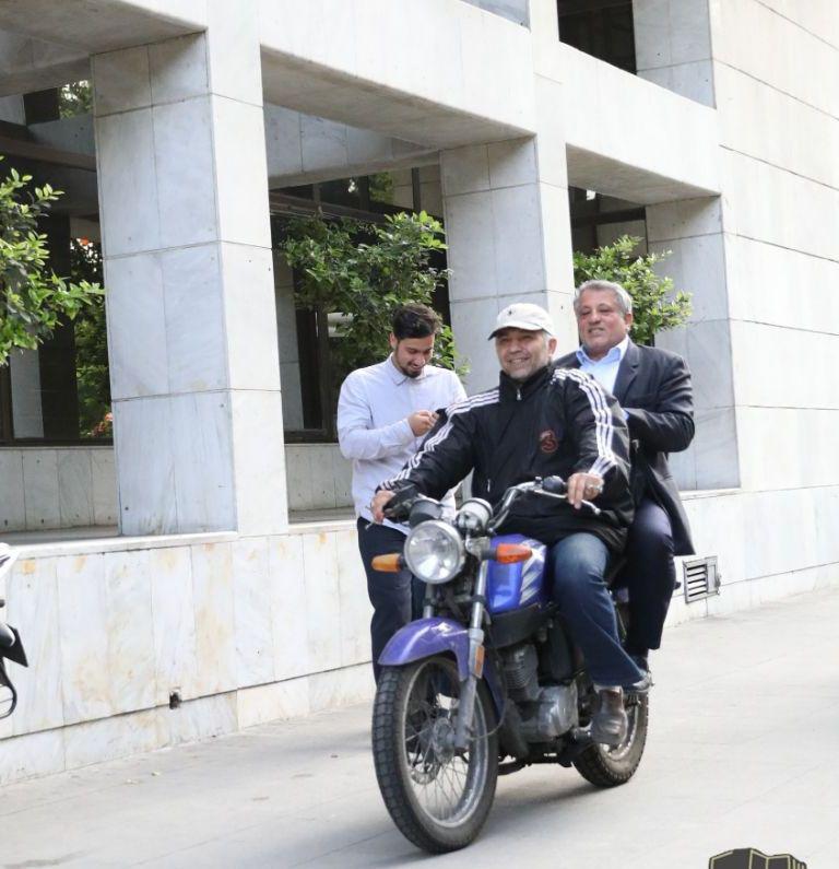موتورسواری هاشمی رفسنجانی برای فرار از ترافیک +عکس