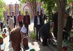 گلباران و غبارروبی مزار شهدای کارگر مهاباد