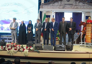 تجلیل از فعالان جشنواره فرهنگ و سنن ایرانی در قزوین