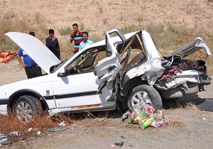 مصدوم شدن 8 نفر بر اثر برخورد سمند و پژو پارس