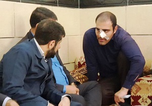 عیادت استاندار خوزستان از معلم مضروب حمیدیه