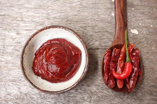 کدام مواد غذایی را هرگز نباید پیش از خواب خورد؟