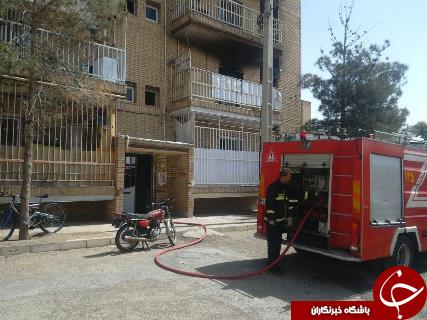 آتش سوزی در طبقه دوم آپارتمانی در چهارصد دستگاه سمنان + تصویر
