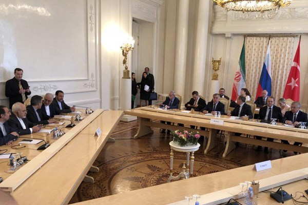 آغاز نشست سه جانبه ظریف، لاورف و چاوش اوغلو در مسکو درباره سوریه