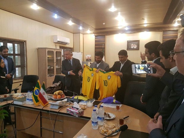 امداد رسانی به شهروندان تبریزی در بارش اخیر