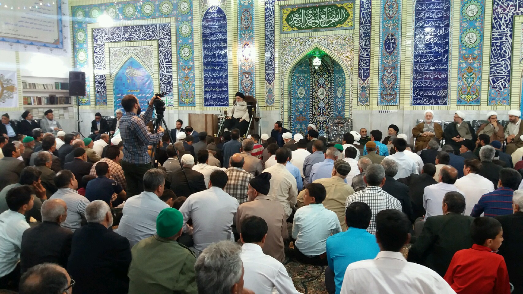 مساجد ایران باید پایگاهی برای توسعه معارف اسلام و رونق مذهب تشیع شوند