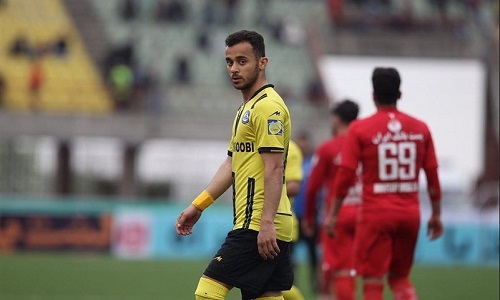 پرچمداری پرسپولیس در سال سیاه مشکی پوشان