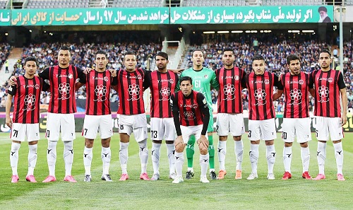 پرچمداری پرسپولیس در سال سیاه مشکی پوشان