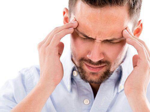 ۸ علامت هشدار دهنده سردرد را بشناسید