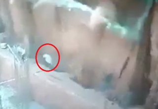 لحظه مدفون شدن ۴ کاگر زیر آوار خاک و سنگ+فیلم