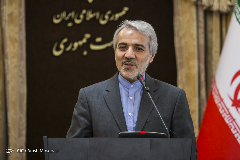 آمریکا شایستگی نشستن پای میز مذاکره با نمایندگان ملت ایران را ندارد/کاهش ساعات کار ادارات در ماه رمضان در اختیار دولت نیست/مدیران دولتی دو تابعیتی نیستند