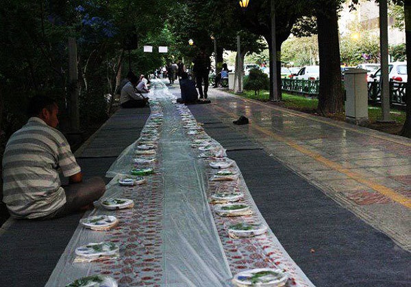 برپایی سفره افطاری ساده خیابانی در ۳۳ نقطه شهر تهران برپا می&zwnj;شود