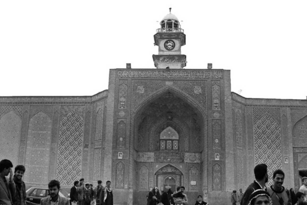 بارگاه ملکوتی حضرت امیرالمومنین علی (ع) در سال 1369+عکس