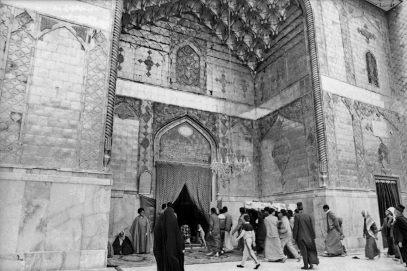 بارگاه ملکوتی حضرت امیرالمومنین علی (ع) در سال 1369+عکس