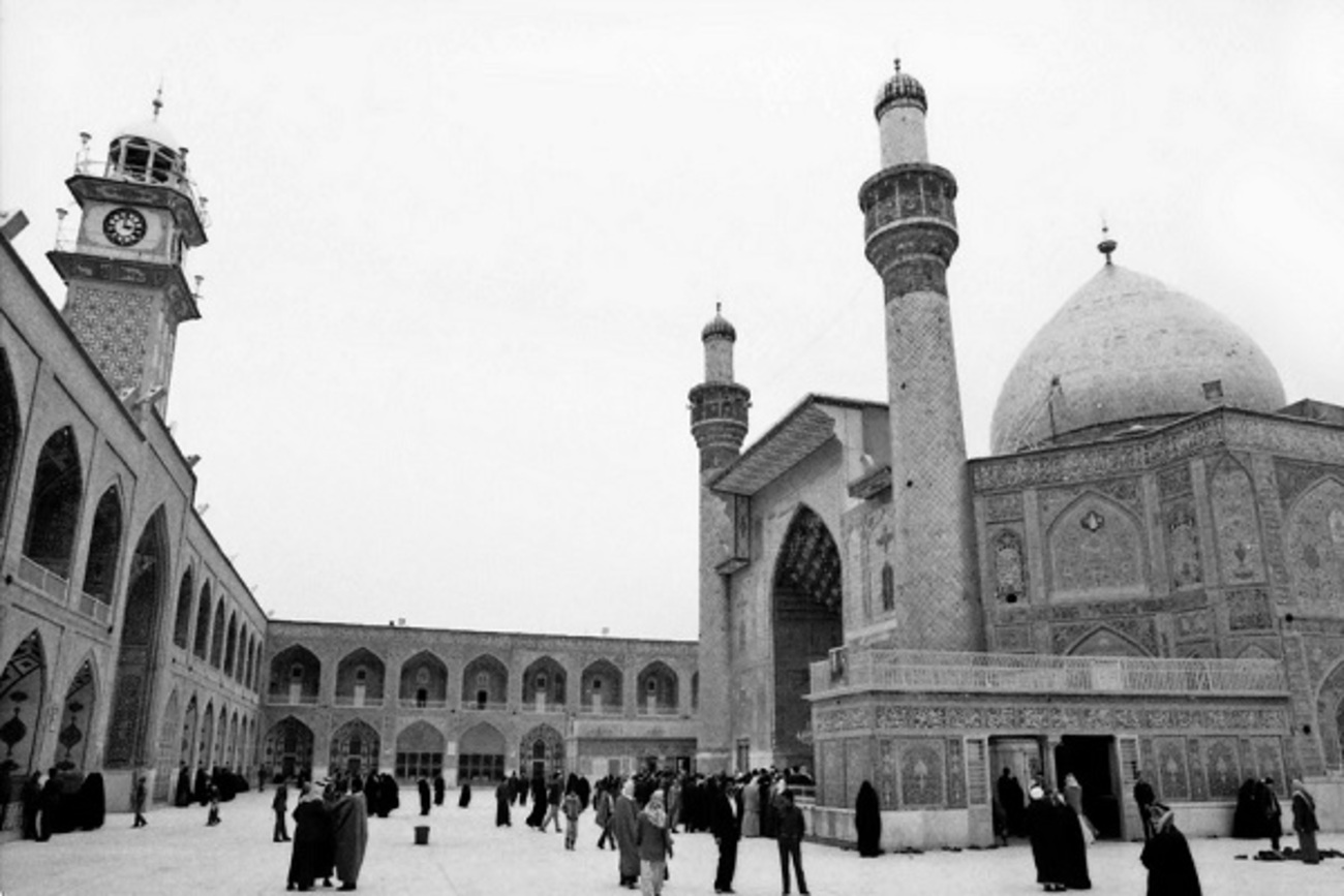 بارگاه ملکوتی حضرت امیرالمومنین علی (ع) در سال 1369+عکس