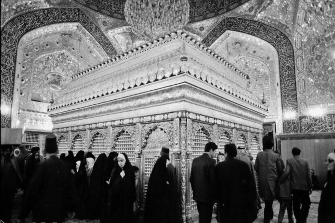 بارگاه ملکوتی حضرت امیرالمومنین علی (ع) در سال 1369+عکس