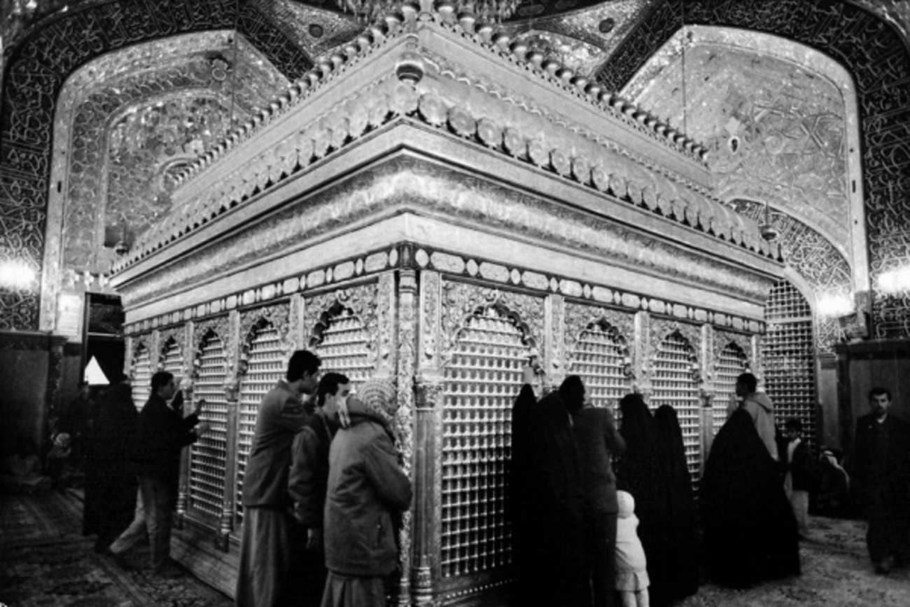 بارگاه ملکوتی حضرت امیرالمومنین علی (ع) در سال 1369+عکس