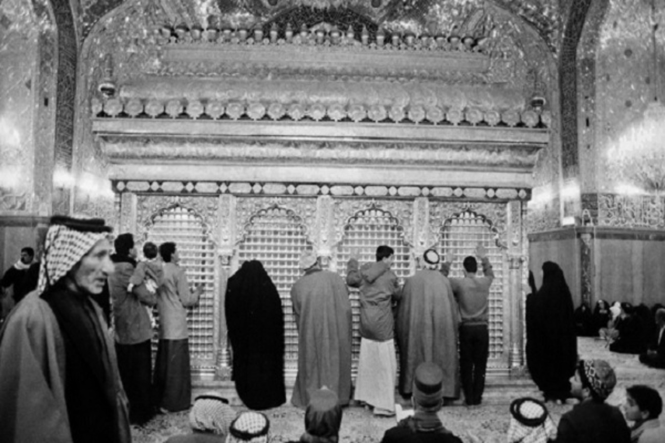 بارگاه ملکوتی حضرت امیرالمومنین علی (ع) در سال 1369+عکس