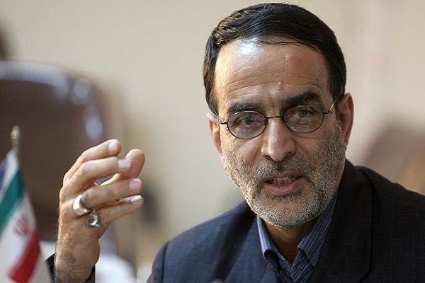 چرا دولت گزارش دوتابعیتی&zwnj;ها را سیاسی می&zwnj;کند؟/ پاسخ آقای نوبخت درباره مدیران دو تابعیتی در گزارش وزارت اطلاعات داده شده است/حضور چهره&zwnj;های متفاوت سیاسی در لیست مدیران دو تابعیتی/تربیت&zwnj; چندهزار آقازاده&zwnj;ها برای نفوذ در کشور