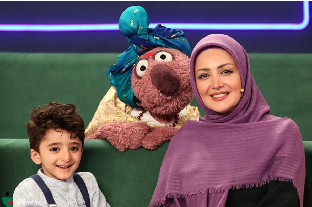 هندی خواندن جناب خان برای شیلا خداداد +فیلم