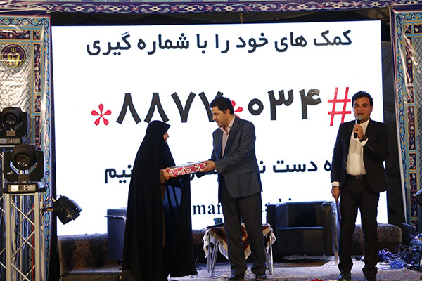 شهردار کرمان آرزوی کودک تحت پوشش کمیته امداد را برآورده کرد