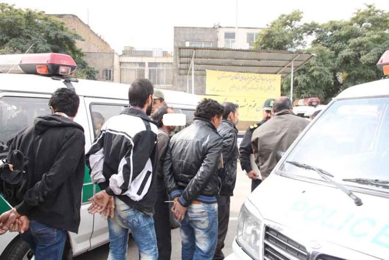 دستگیری سارقان و خرده فروشان مواد افیونی در فریمان
