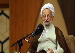 دنیا فریب می دهد و انسان فریب دنیا را می خورد