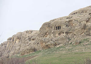 ساماندهی راه دسترسی به دخمه فقیرگاه مهاباد