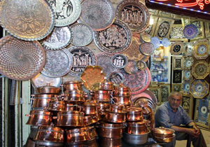 واردات هنر دست ایرانیان از خارج! / هنوز 370 نوع صنایع دستی کشور روی طاقچه صنعت خاک می&zwnj;خورد