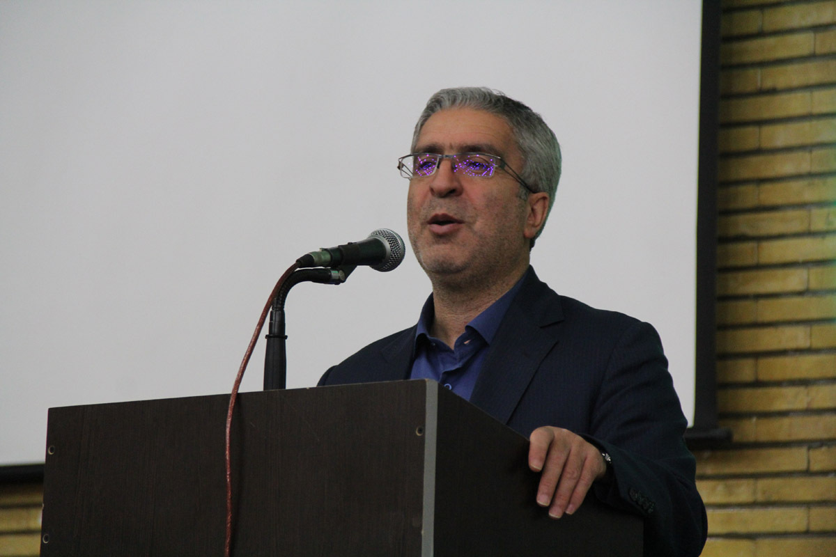جشنی که لبخند هدیه می کند/ گلریزان جشنی که همه را برای کمک به هم نوع دعوت می کند