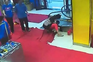 حادثه وحشتناک برای کودک نو&zwnj;پا+ فیلم
