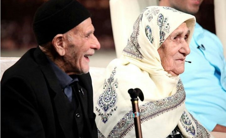 پیشنهاد جالب احسان علیخانی به رامبد جوان/ ماه عسل ۸۰ سالگی یک زندگی مشترک را جشن گرفت + فیلم