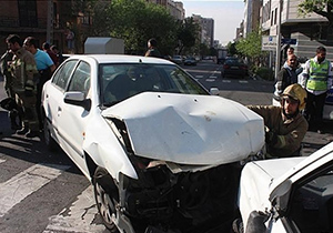 تصادف دوخودروی سواری در جاده قلعه شور اصفهان