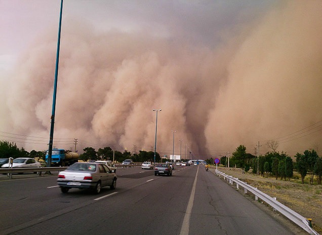 مصدومیت ۸ نفر بر اثر وقوع طوفان در ایلام