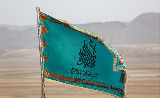 تعویض پرچم و شست و شوی گنبد فیروزه ای مسجد مقدس جمکران +تصاویر