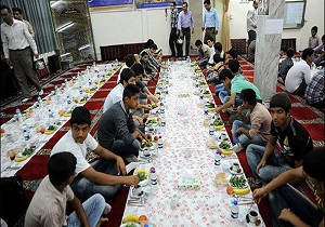 ۱۱۰ خانوار از ایتام چابهار میهمان سفره‌های آسمانی افطار شدند